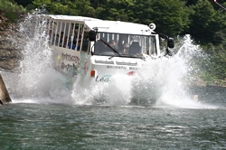 「水陸両用バス」で行くダムとダム湖探検ツアー2010